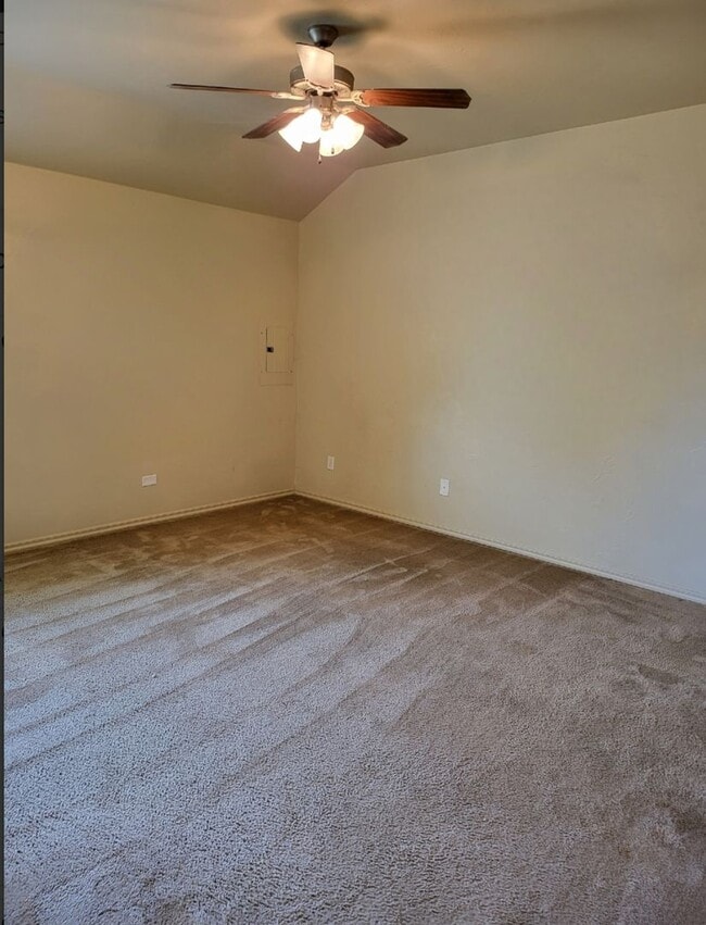Building Photo - Welcome Home!!