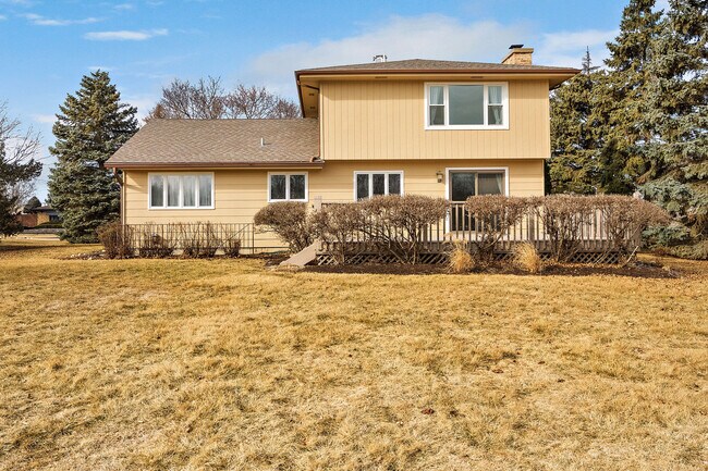 Building Photo - 887 Braintree Ln