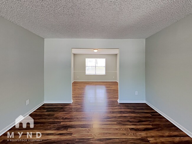 Building Photo - 2369 Sapphire Ct
