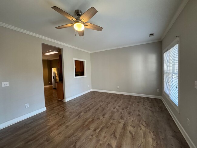 Building Photo - *Move In Special* 2 Bed | 2.5 Bath Raleigh...