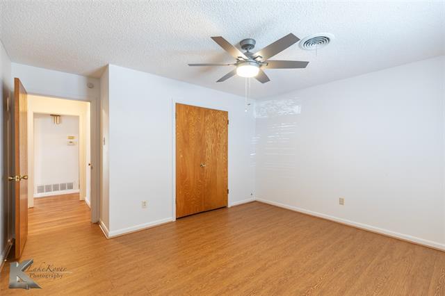 Building Photo - 3642 Hi-Vu Dr