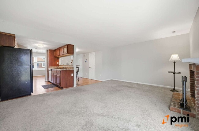 Building Photo - 2 PRIMARY BEDROOMS, LIVING ROOM AND DINING, PETS ALLOWED