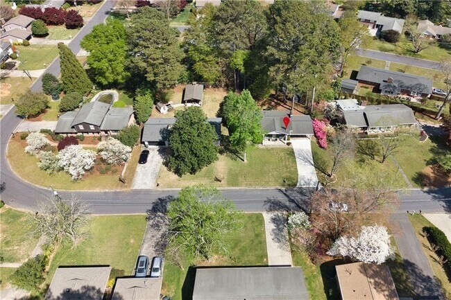 Building Photo - 677 Hillandale Cir