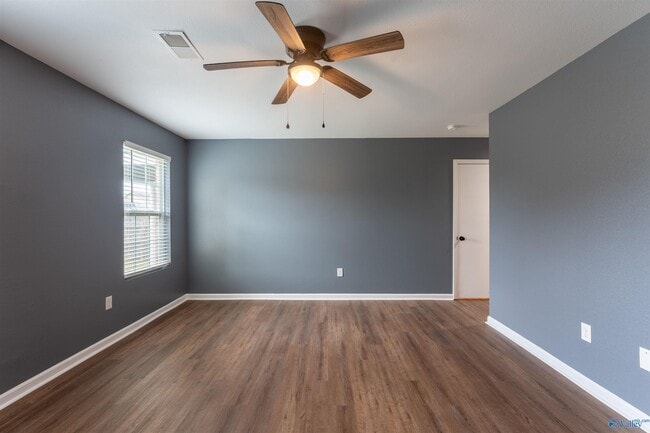 Building Photo - 2401 Bell Manor Dr SW