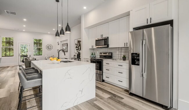 Building Photo - 3165 Dogwood Dr