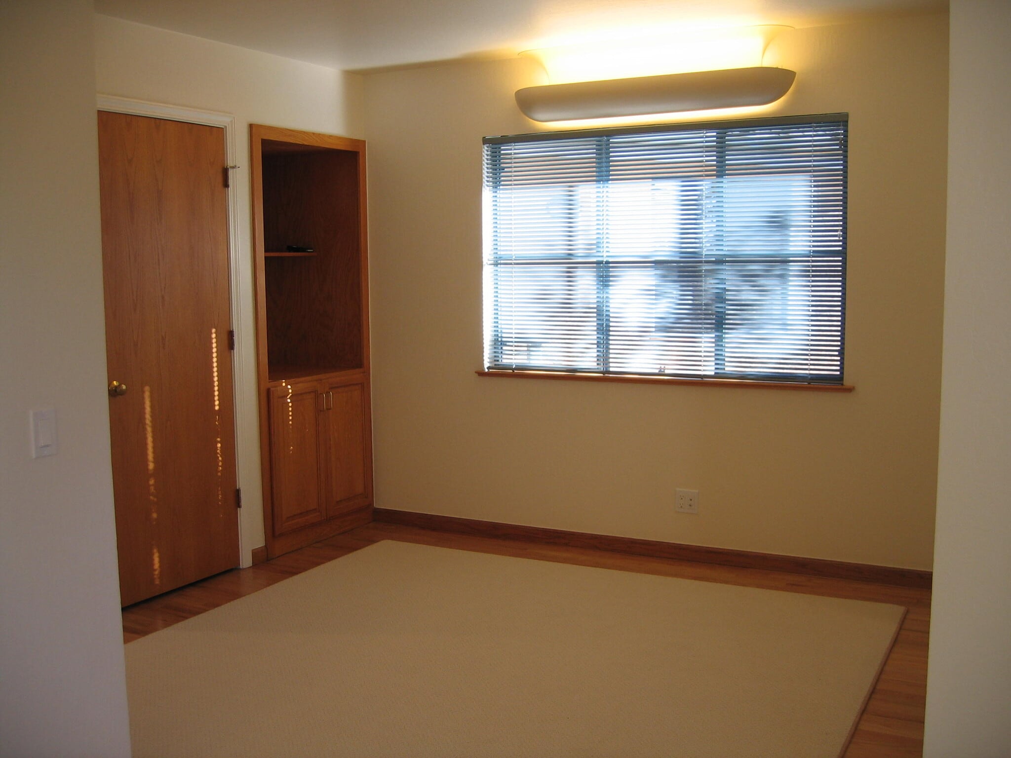 dining area - 1310 Neilson St