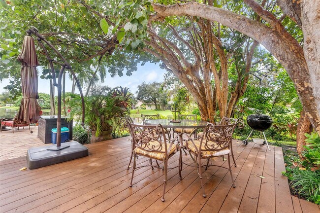 Building Photo - 10111 Vestal Ct