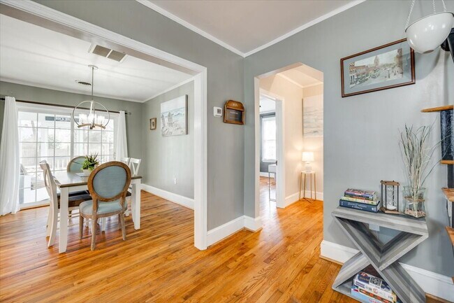 Building Photo - Fully furnished with all essentials