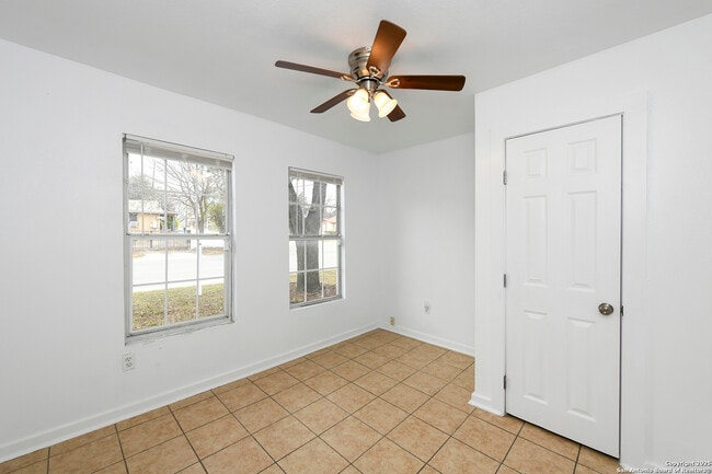 Building Photo - 1731 E Carson St