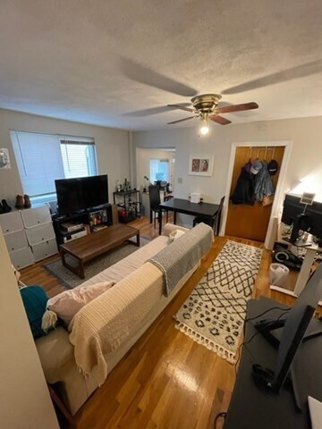 Building Photo - 144 Thorndike St