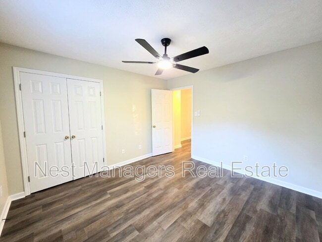 Building Photo - 302 Bubble Creek Ct