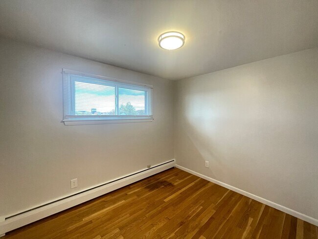 Building Photo - 457 Merrimack St