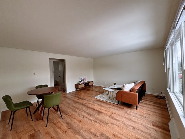 Building Photo - 1320 Westcott St