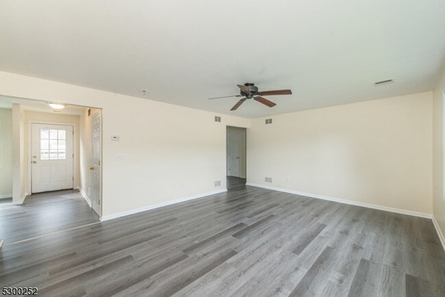 Building Photo - 21 Walsh St