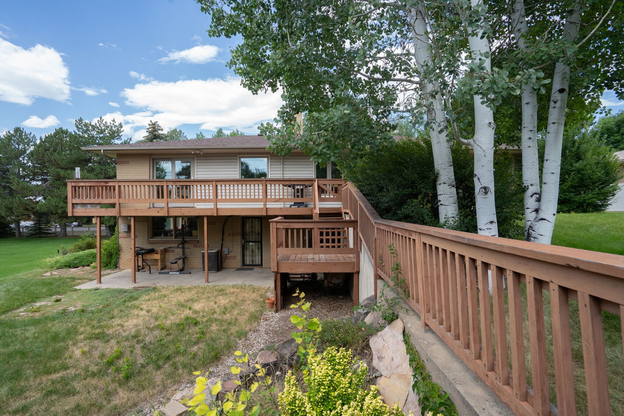 Building Photo - 1020 Cimmeron Dr