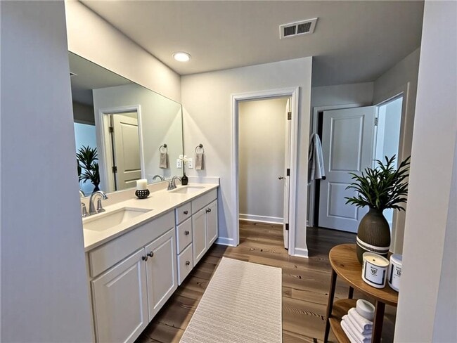 Building Photo - 7313 Mulberry St