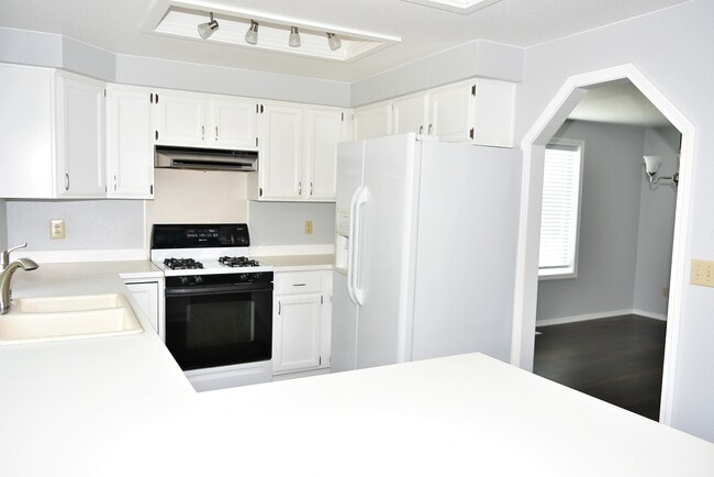 Building Photo - 5706 Crystal Ct SE