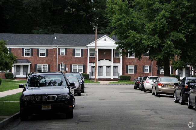 Building Photo - Alister Morristown