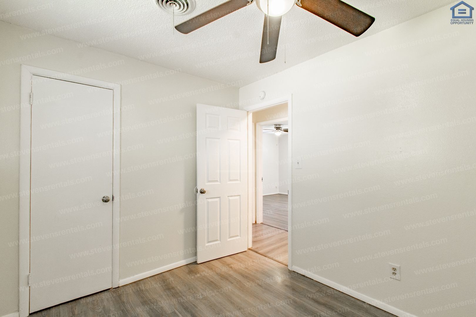 Building Photo - 717 SW Ranch Oak Blvd