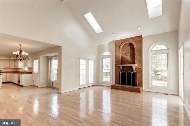 Building Photo - 14213 Floral Park Dr
