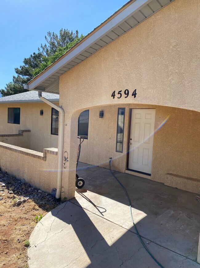 Primary Photo - 4594 E Butte Dr