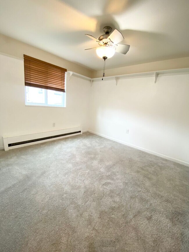 Building Photo - Stylish 1BR/1BA Apartment in Congress Park...