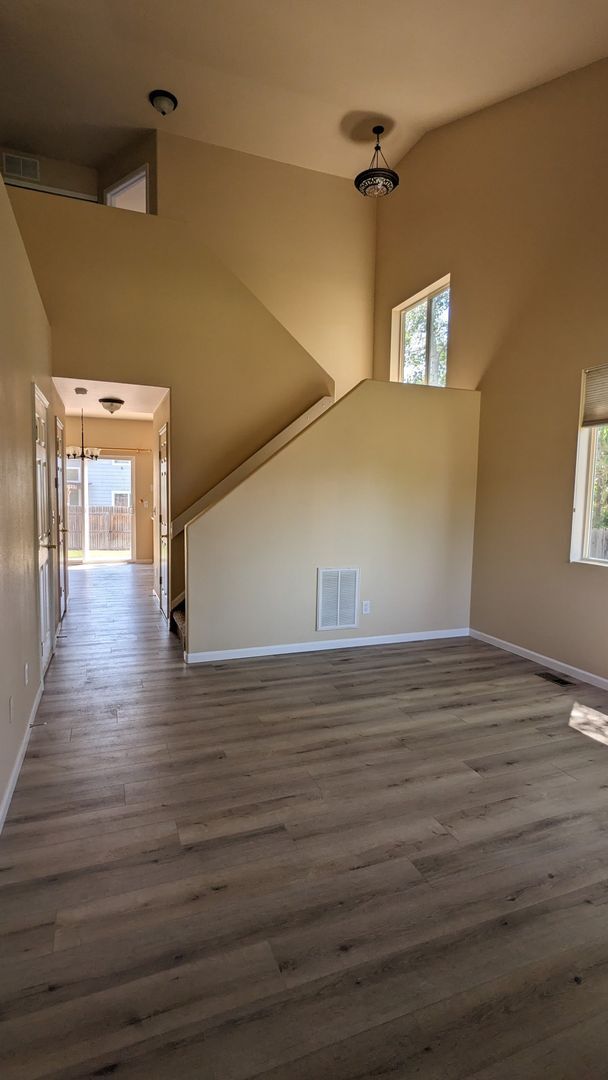 Building Photo - LOVELY TWO STORY HOME IN THE RANGE AT SPRI...