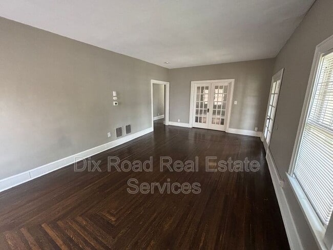 Building Photo - 401 Stanley St