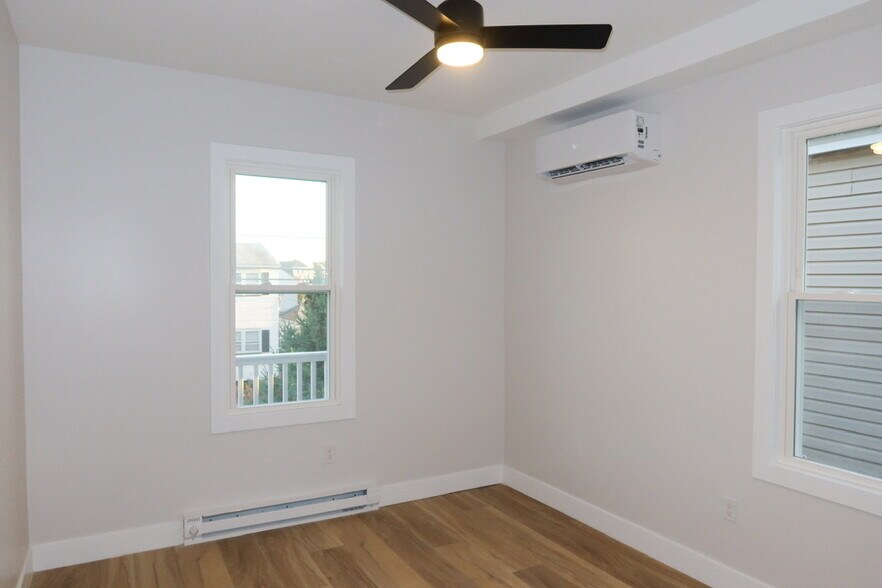 Building Photo - 116 Van Riper Ave