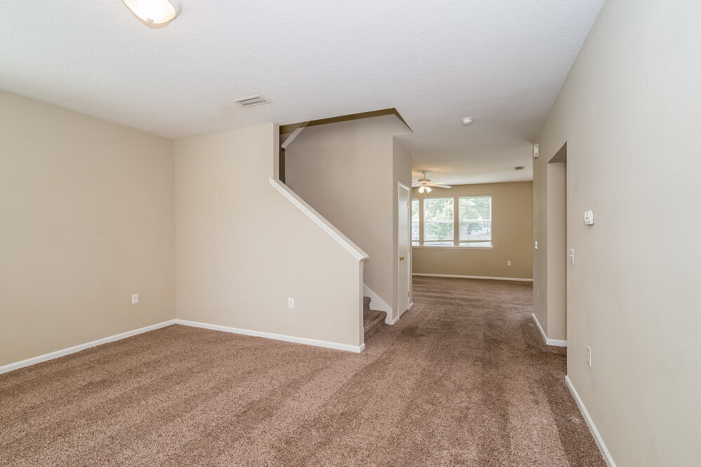 Building Photo - 2300 Justin Lake Dr