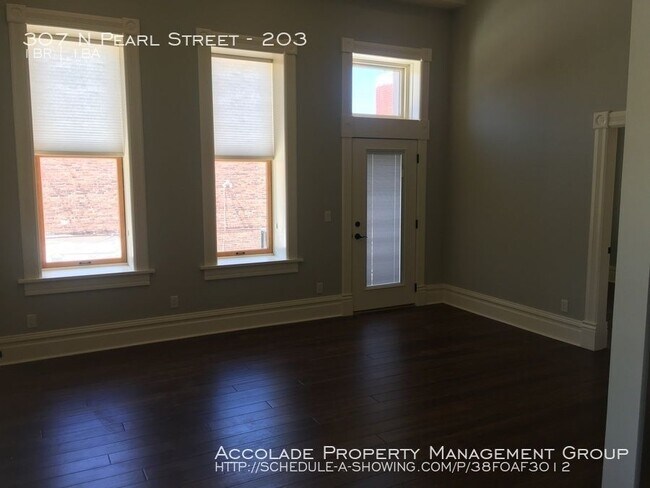 Primary Photo - Luxury Downtown Living
