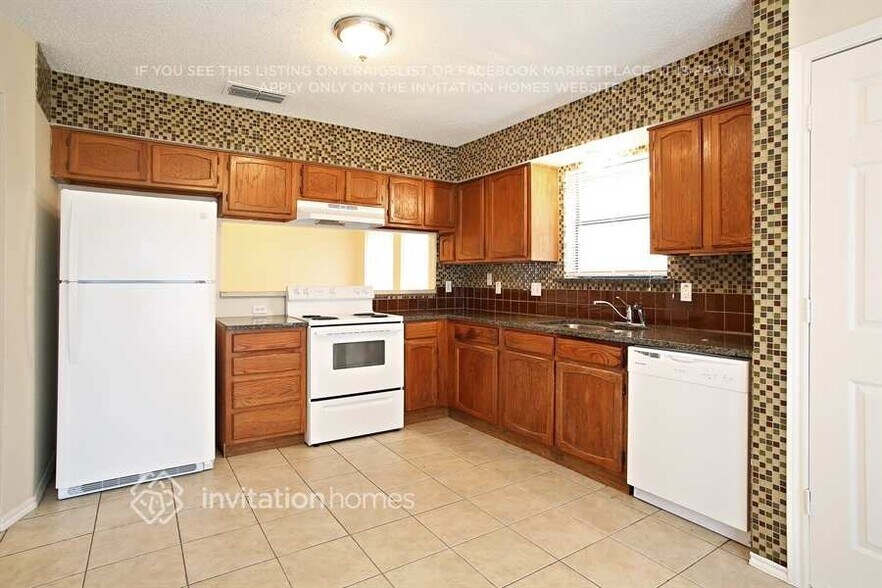 Building Photo - 4817 Creekridge Ln