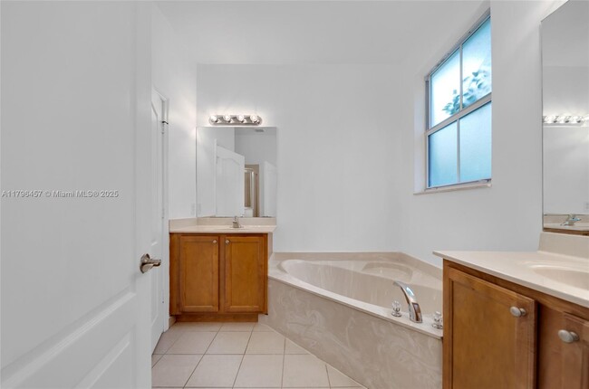 Building Photo - 948 NE 29th Terrace