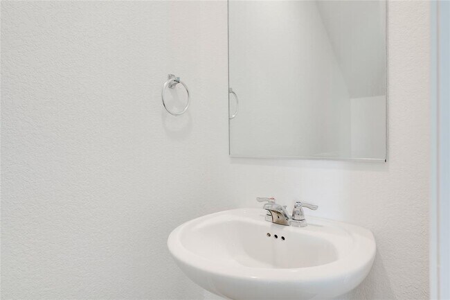 Building Photo - 13520 Knights Br Dr