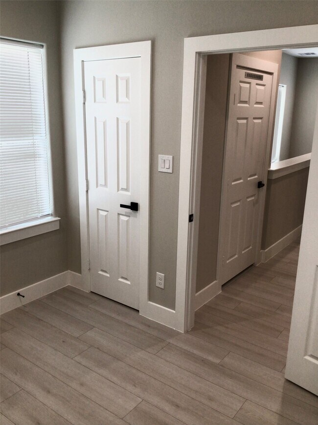 Building Photo - 2109 Marnel Rd