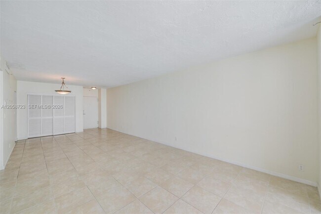 Building Photo - 3001 S Ocean Dr
