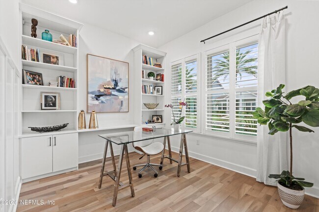 Building Photo - 192 Pk Ctr Ave