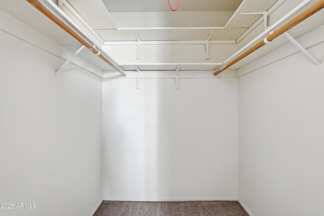 Building Photo - 1628 E Logan Dr