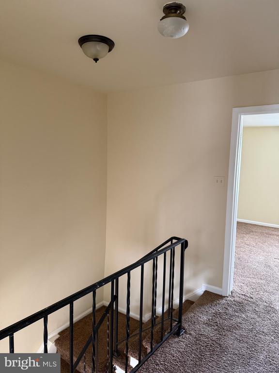 Building Photo - 9 Autumn Hill Way