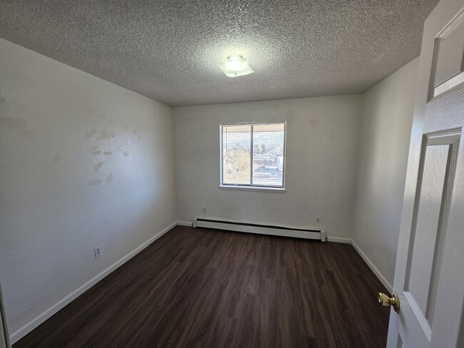 Building Photo - 487 Tracy Dr