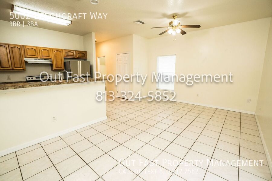 Building Photo - 5002 Beechcraft Way