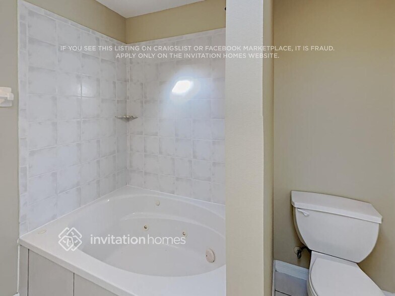 Building Photo - 3132 Travelers Palm Dr