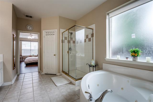 Building Photo - 14823 Blakehill Dr
