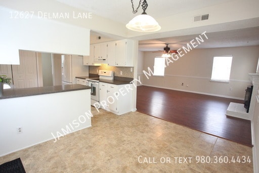 Building Photo - 12627 Delman Ln