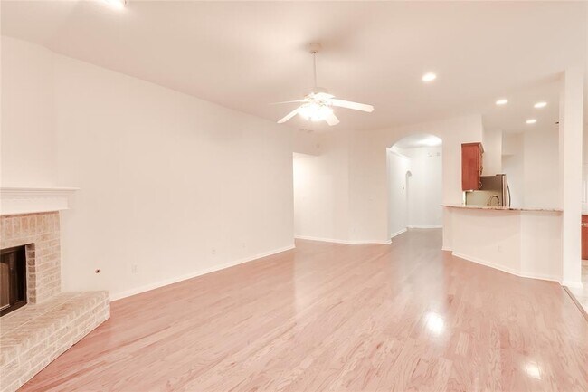 Building Photo - 15437 Fisher Island Dr