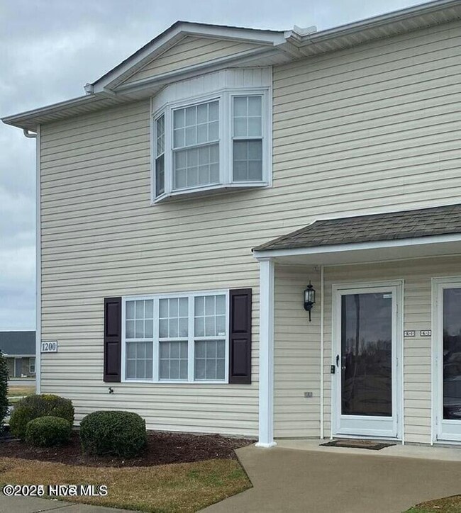 Building Photo - COBBLESTONE - 2152 M7