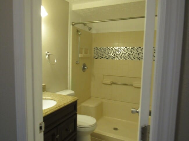 Building Photo - $1495 PER MONTH FOR THIS 3 BEDROOM 1 BATH HOME - NEW PORT RICHEY FL