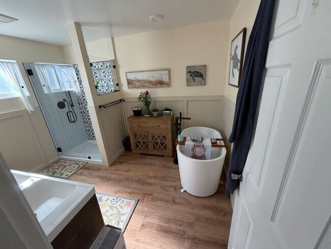 Building Photo - 2069 Horne St