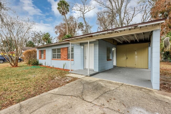 Building Photo - Beautifully Refreshed 3-Bedroom Home – Modern Kitchen & Spacious Interior