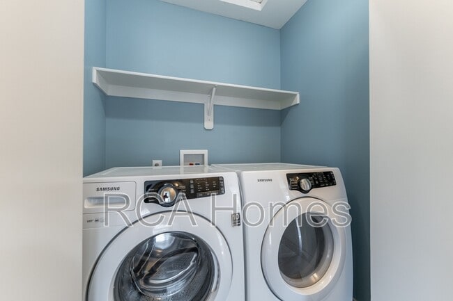 Building Photo - 2013 Bellefontaine St